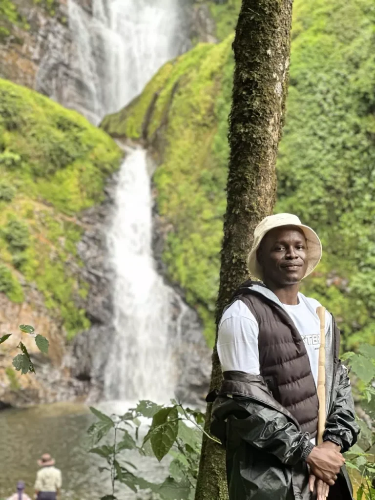 Lucky in front of Kamiranzovu Waterfall
