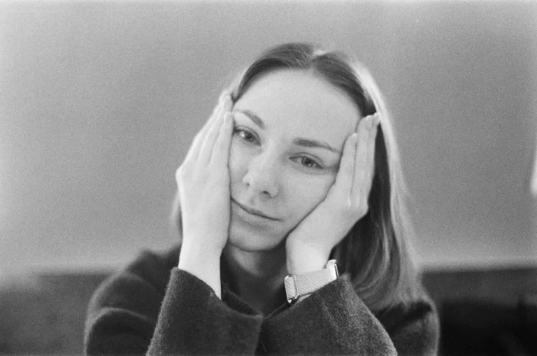 Why Smart People Let Others Think They’re Stupid