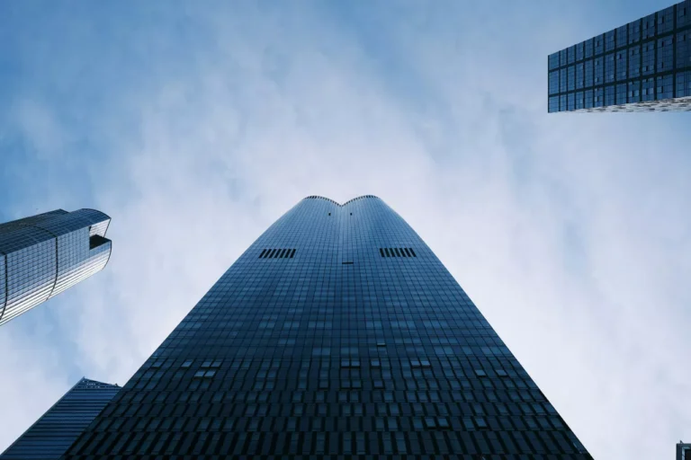 Before Every Economic Crash, Rich People Buy These 5 Assets