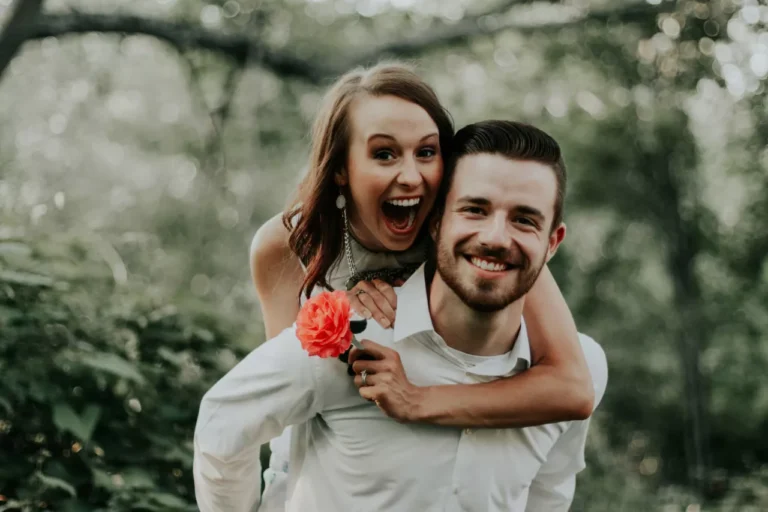 5 Signs You’re A Green Flag To Women (Boyfriend Material)