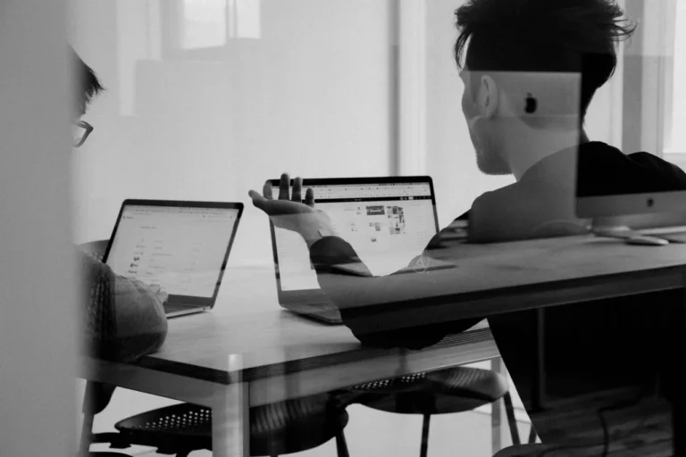 7 Habits That Quietly Turn Employees into Directors