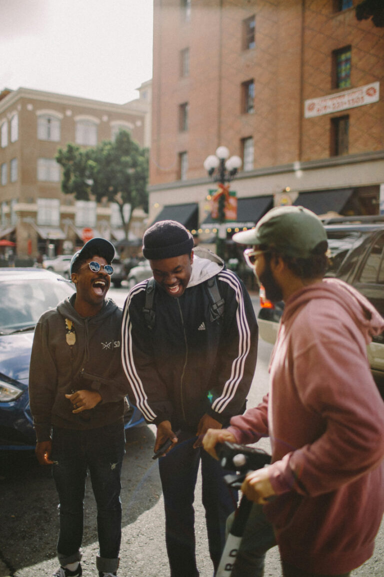 How to Become Someone Everyone Loves Talking To